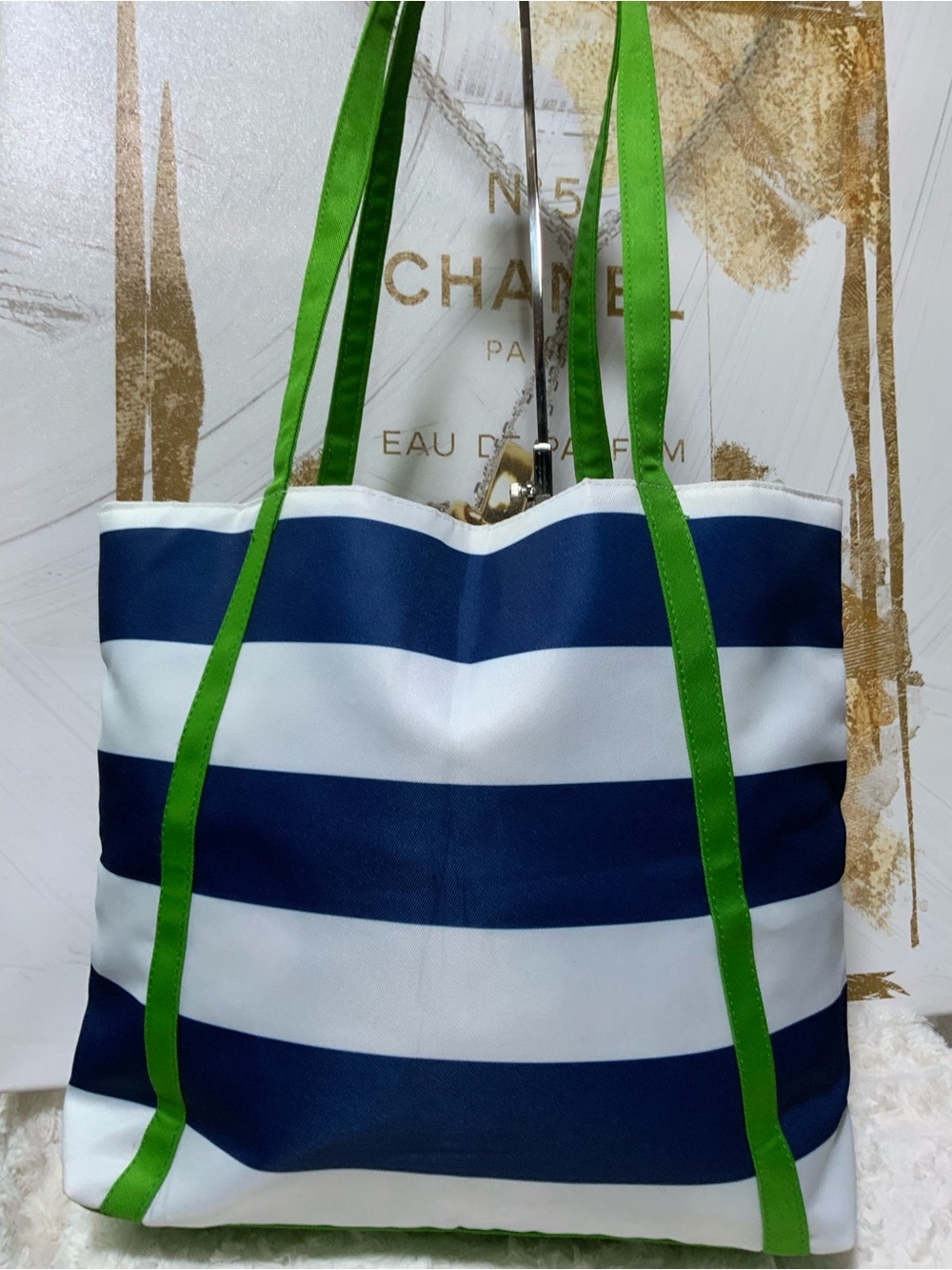 🌟kate spade & Clinique Navy and White Striped Tote with Green Handles - Picture 3 of 5